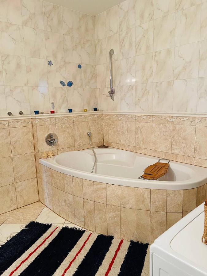 Rosehill Garden Family Villa With A Great Budapest View Budapeste Exterior foto